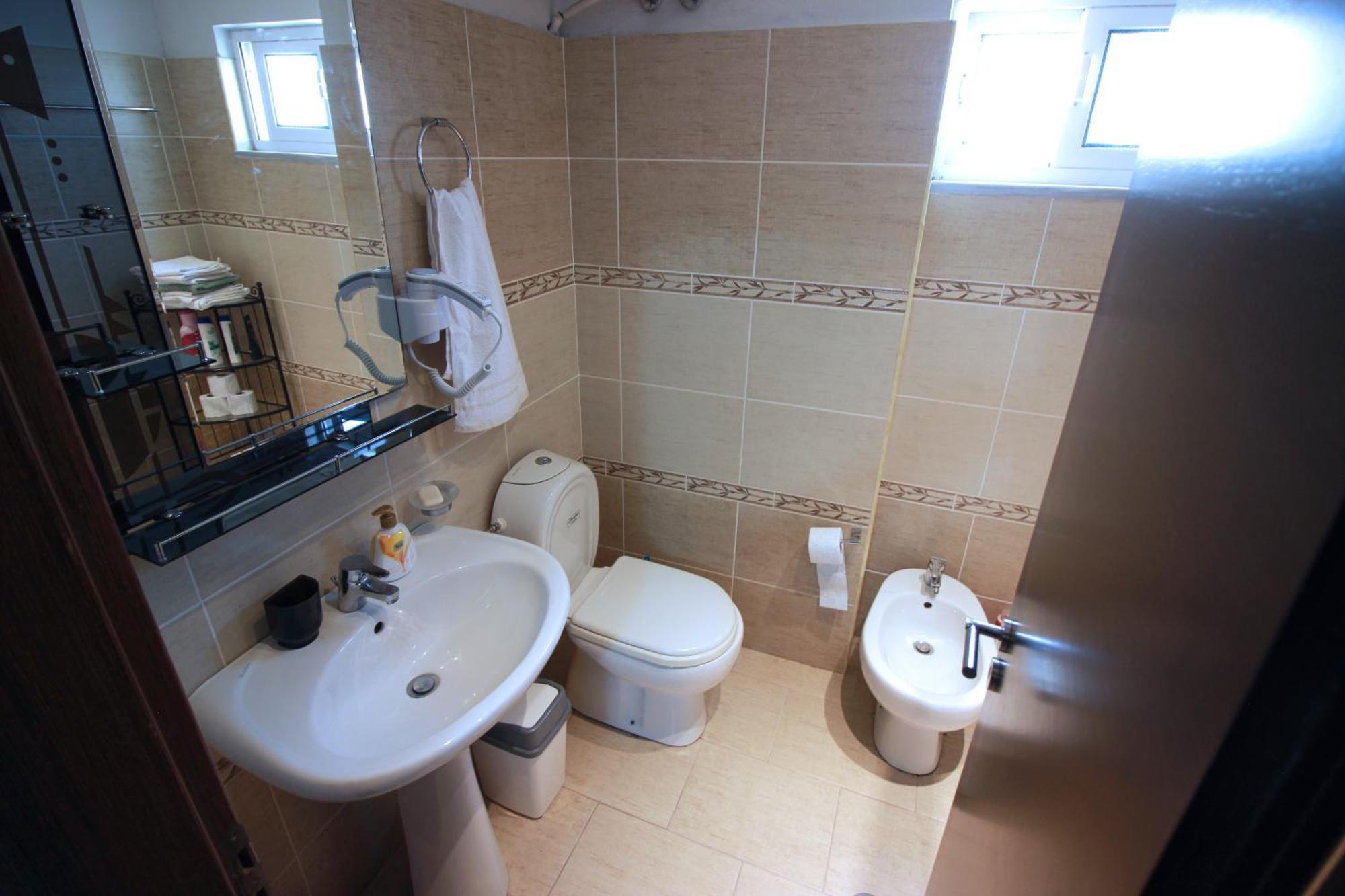 Apartament Duzgo Gjirokaster Luaran gambar