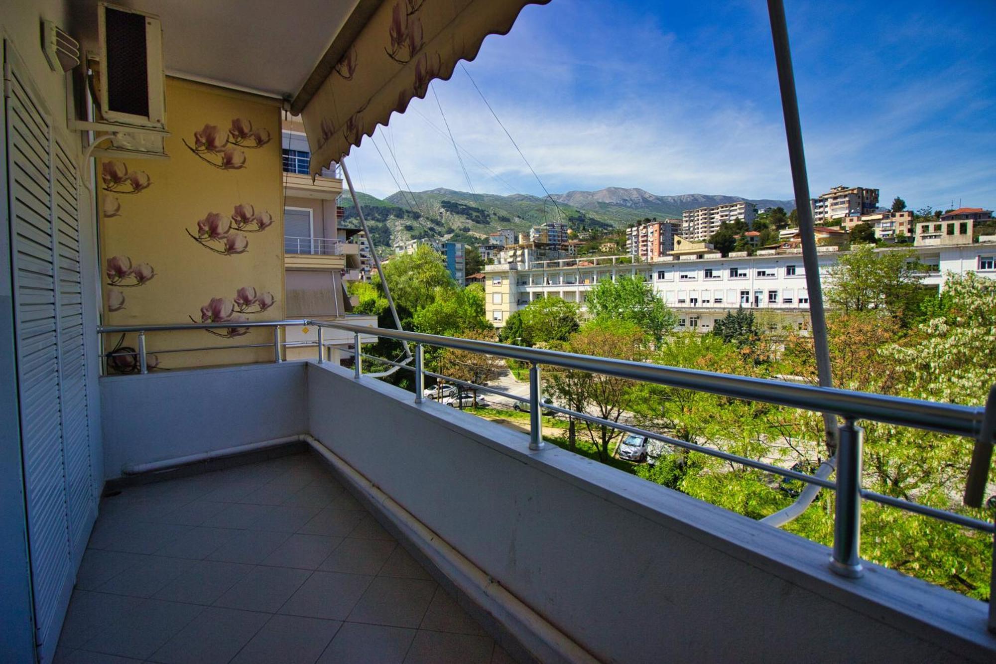 Apartament Duzgo Gjirokaster Luaran gambar